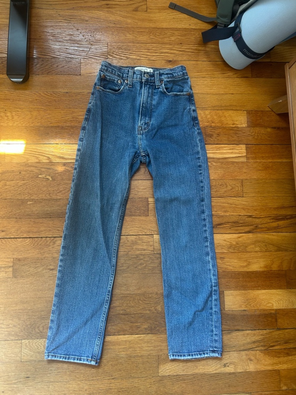 Abercrombie & Fitch blue high-waisted straight leg jeans Size 24